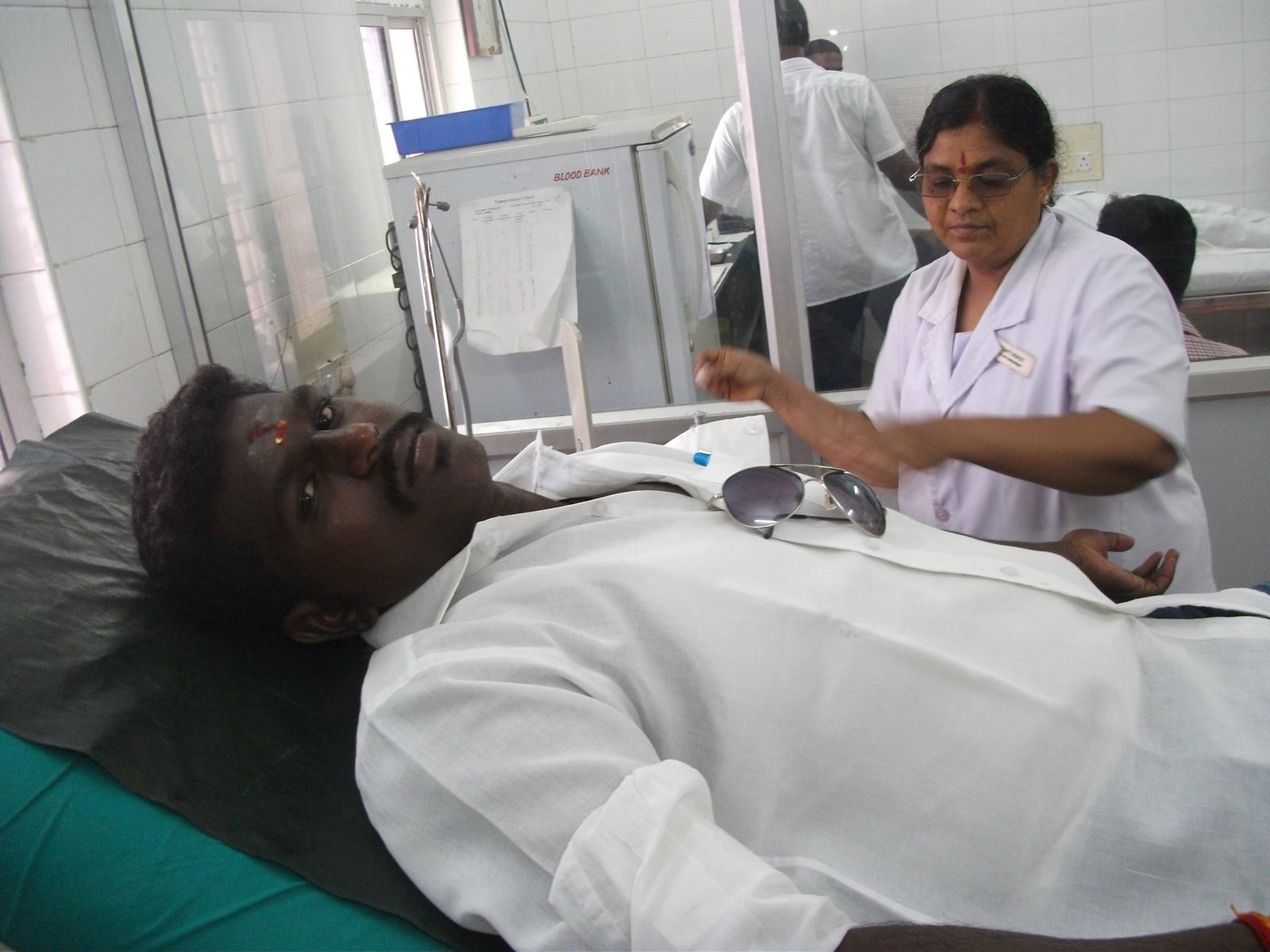 நாச்சியார் முக்குலத்தோர் திருமண தகவல் மைய தன்னார்வலர்கள் இரத்ததானம்